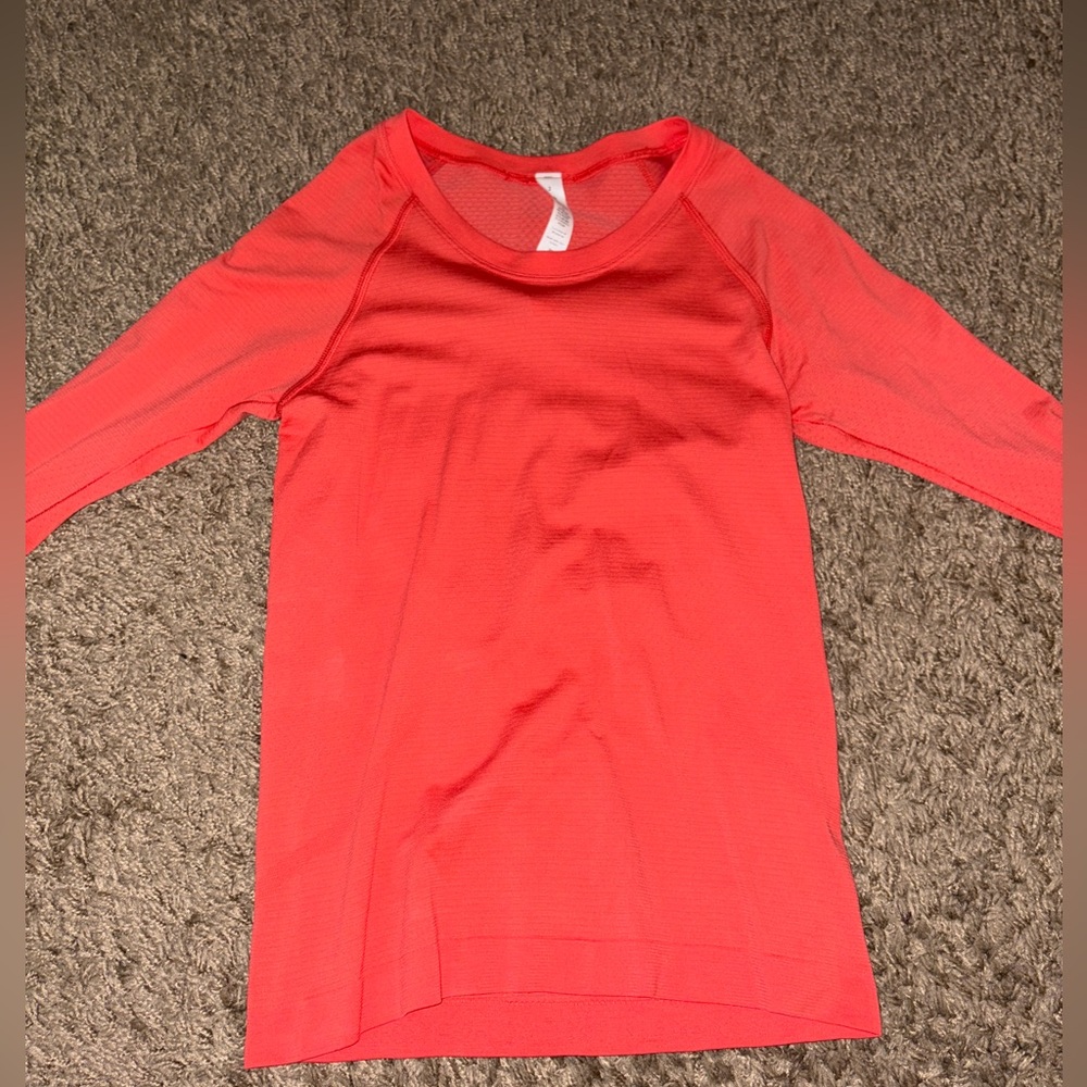 BRAND NEW/Unworn Lululemon coral long sleeve top Size 2 Hip Length #Lululemon